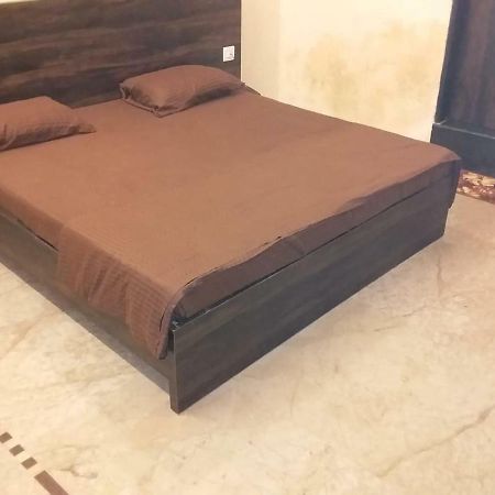 فندق Nikunj Ashram Vrindāvan المظهر الخارجي الصورة