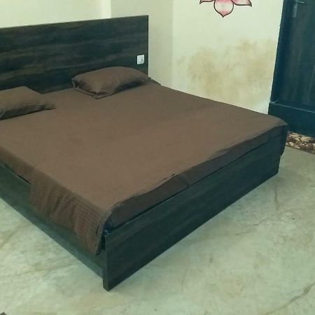 فندق Nikunj Ashram Vrindāvan المظهر الخارجي الصورة