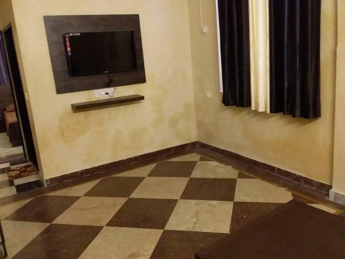 فندق Nikunj Ashram Vrindāvan المظهر الخارجي الصورة