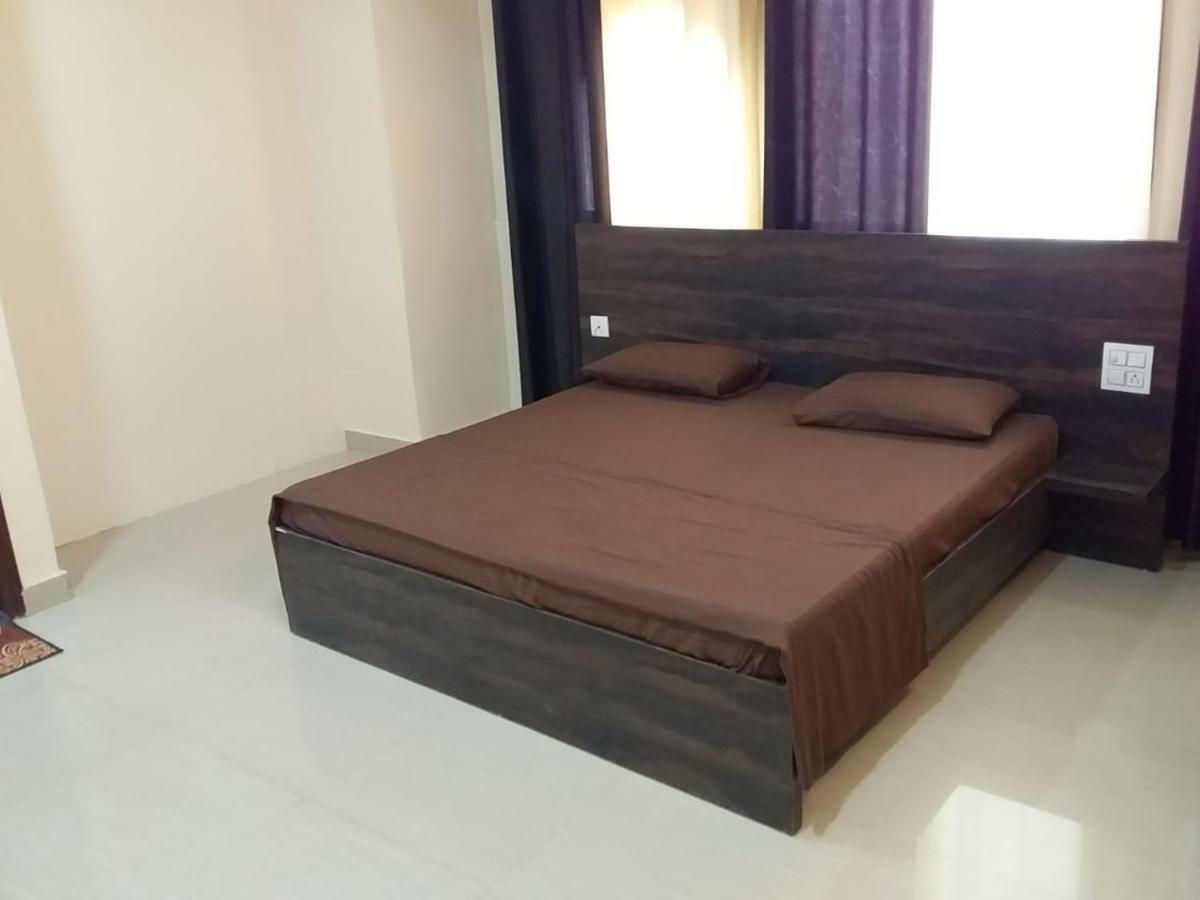 فندق Nikunj Ashram Vrindāvan المظهر الخارجي الصورة